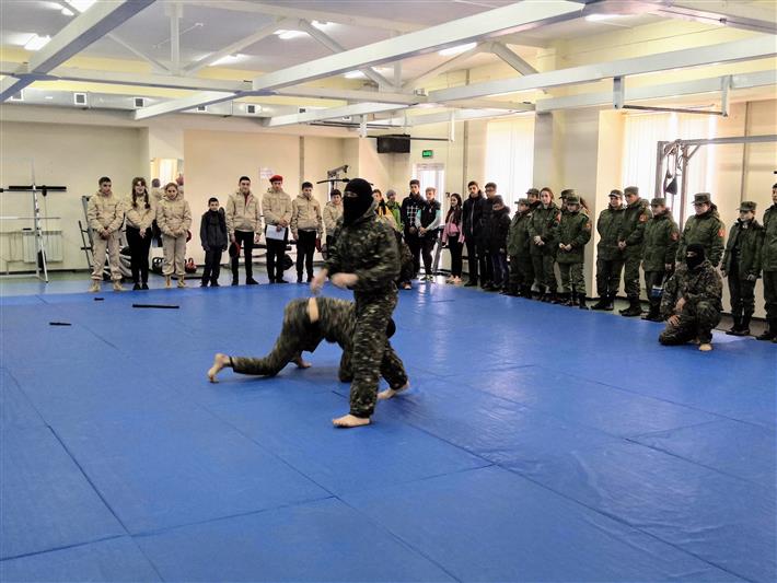 Военно-патриотическое мероприятие для юнармейцев и кадетов Кабардино-Балкарии провели росгвардейцы 