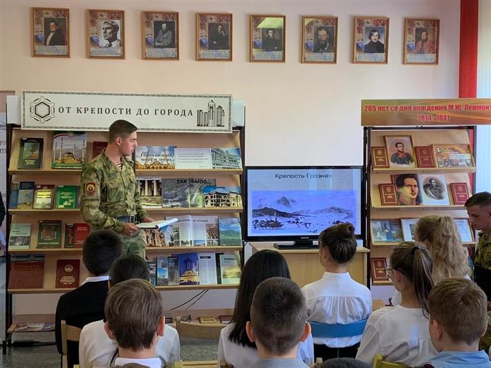 Завершилась стажировка курсантов Санкт-Петербургского военного института Росгвардии в грозненском соединении (фото)