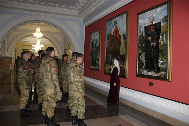 Завершилась стажировка курсантов Санкт-Петербургского военного института Росгвардии в грозненском соединении (фото)