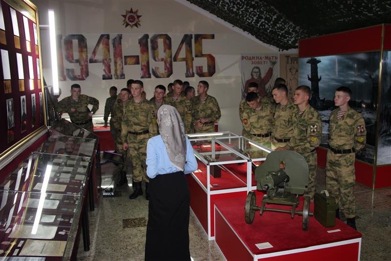 Завершилась стажировка курсантов Санкт-Петербургского военного института Росгвардии в грозненском соединении (фото)
