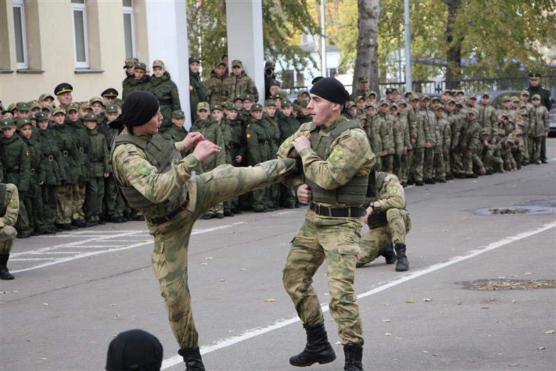 В гостях у воспитанников Московского президентского кадетского училища Росгвардии побывали спецназовцы 