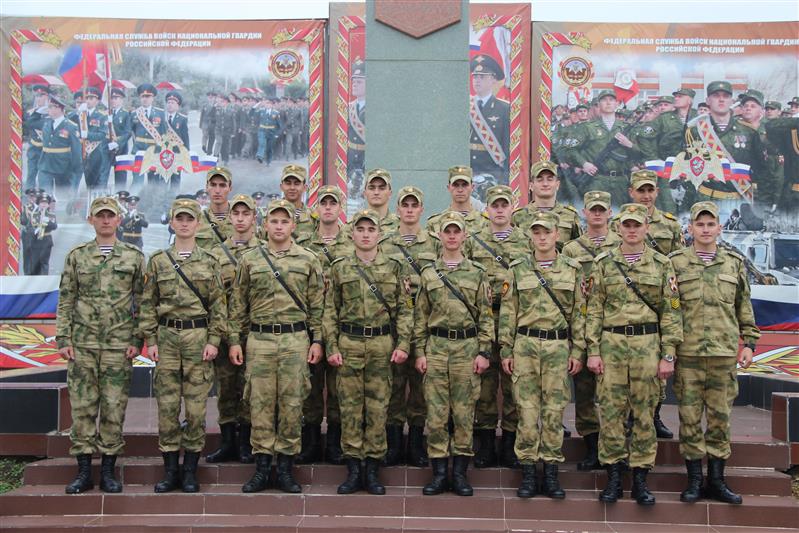 Завершилась стажировка курсантов Санкт-Петербургского военного института Росгвардии в грозненском соединении (фото)