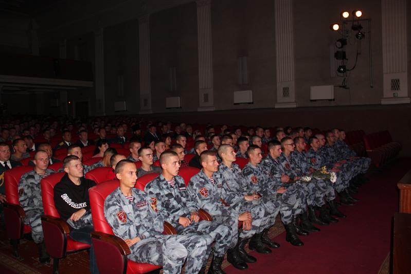 В Севастополе военнослужащие Росгвардии отметили 53-ю годовщину со дня образования специальных моторизованных воинских частей