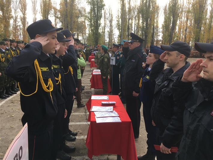 Церемония посвящения в кадеты учащихся класса Росгвардии состоялась в Балаково