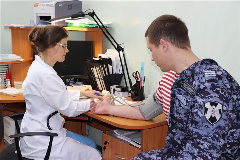 В преддверии Дня вневедомственной охраны курские, красноярские и марийские росгвардейцы приняли участие в донорских акциях