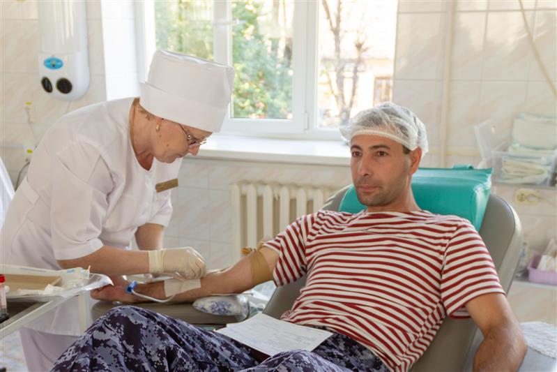 25 краснодарских росгвардейцев безвозмездно сдали кровь для нужд лечебных учреждений (видео)