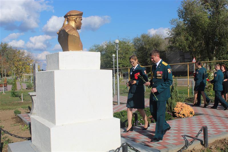 Ансамбль песни и пляски Северо-Кавказского округа Росгвардии выступил с праздничной программой на родине генерала Ивана Яковлева