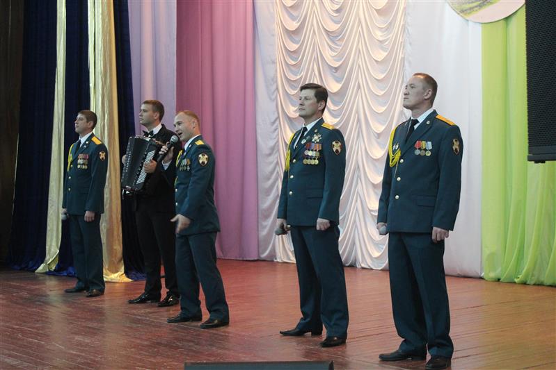 Ансамбль песни и пляски Северо-Кавказского округа Росгвардии выступил с праздничной программой на родине генерала Ивана Яковлева
