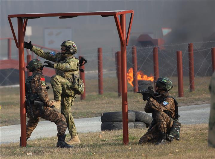 Курсанты Новосибирского военного института Росгвардии обеспечивают лингвистическое сопровождение российско-китайского учения «Сотрудничество-2019» (видео)