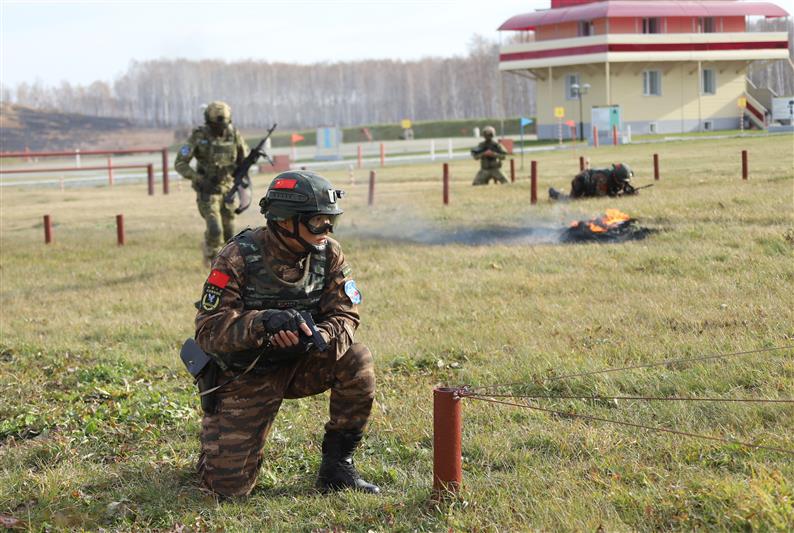 Курсанты Новосибирского военного института Росгвардии обеспечивают лингвистическое сопровождение российско-китайского учения «Сотрудничество-2019» (видео)