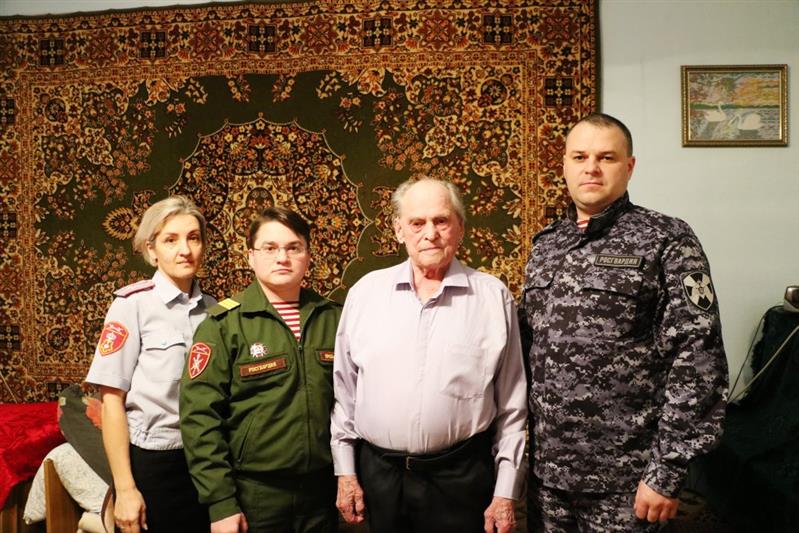 На Урале в канун Дня вневедомственной охраны ветеран службы встретил свой 95-летний юбилей (видео)