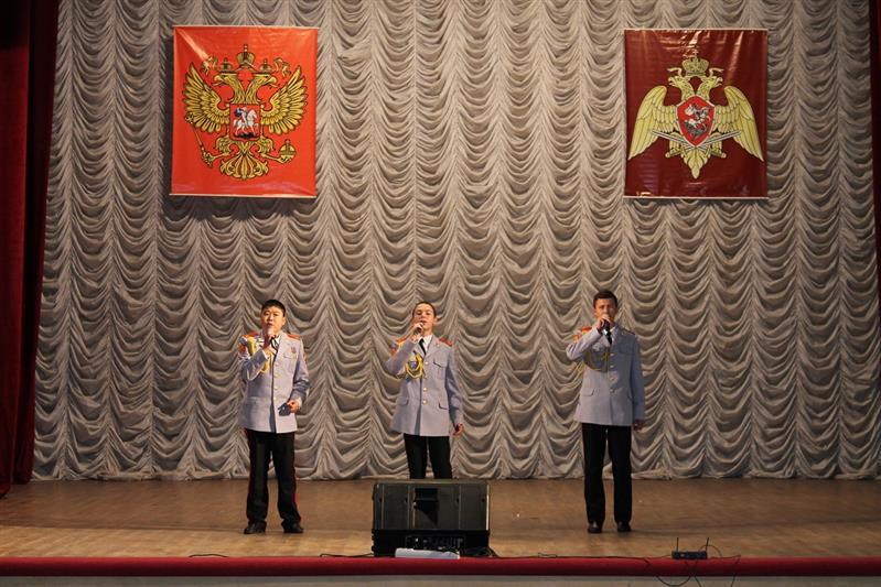 В Саратовском военном институте Росгвардии состоялось торжественное мероприятие, посвященное Дню пожилого человека