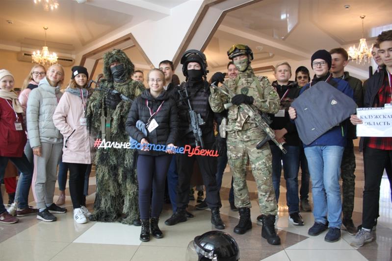 Школьники из Калужской области стали гостями Управления Росгвардии по Хабаровскому краю