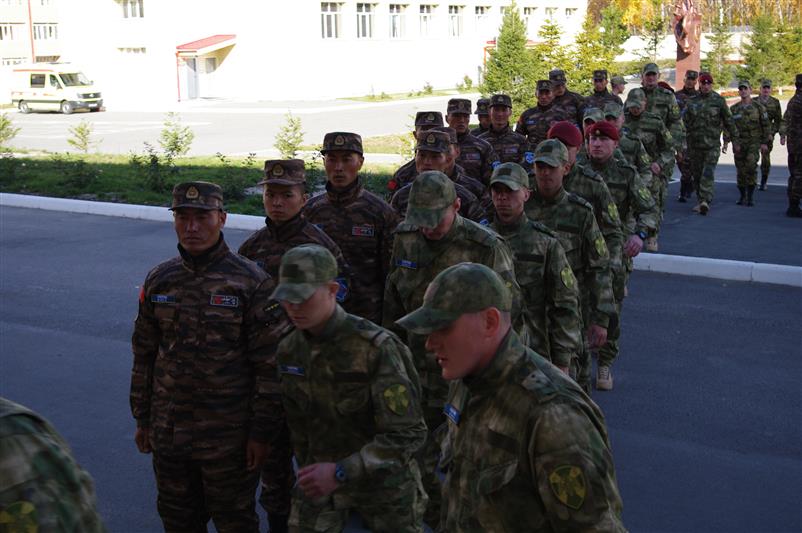 В Новосибирск прибыли участники совместного учения Росгвардии и Народной вооруженной полиции Китая (видео)