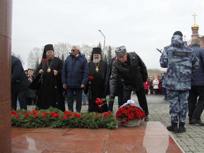 Росгвардейцы приняли участие в мероприятиях в честь 100-летия со дня рождения М.Т. Калашникова на его малой родине