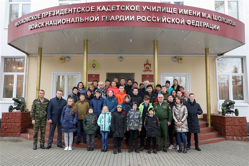 Участники Всероссийского проекта «Дети-герои» посетили дивизию имени Ф.Э. Дзержинского и познакомились с кадетами Росгвардии (фото, видео)