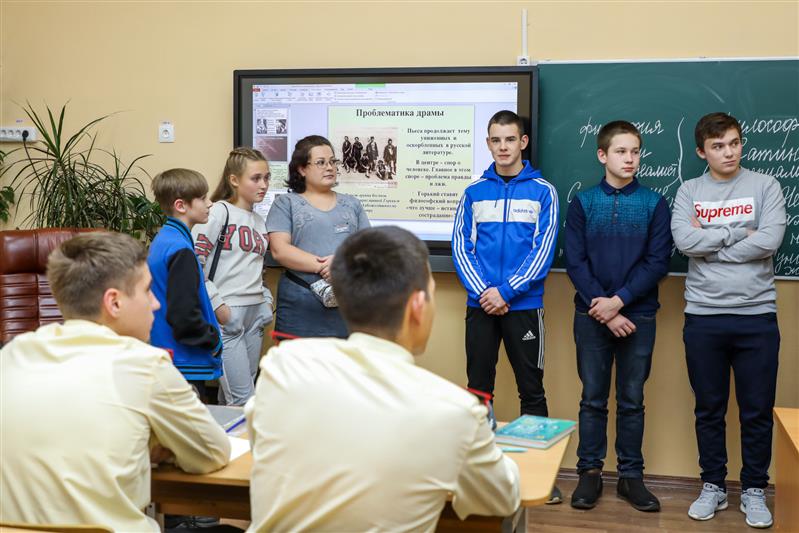 Участники Всероссийского проекта «Дети-герои» посетили дивизию имени Ф.Э. Дзержинского и познакомились с кадетами Росгвардии (фото, видео)