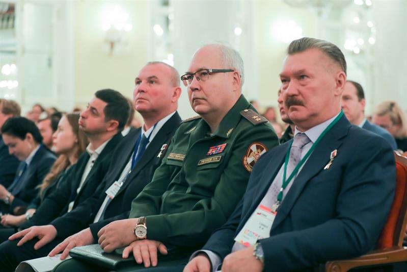 Статс-секретарь – заместитель директора Росгвардии генерал-лейтенант юстиции Олег Плохой принял участие в Первом молодежном общероссийском форуме «Будущее»