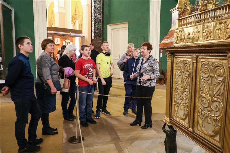 Участники Всероссийского проекта  «Дети-герои» познакомились с достопримечательностями столицы (фото)