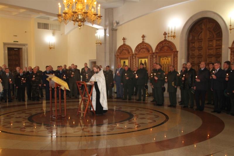 В Хабаровске почтили память Героя России генерал-полковника Игоря Груднова (видео)