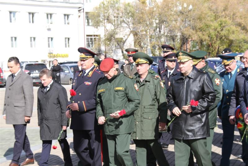 В Хабаровске почтили память Героя России генерал-полковника Игоря Груднова (видео)