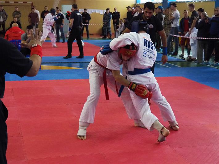 В Новосибирске торжественно открыли чемпионат территориального органа по рукопашному бою на Кубок памяти командира СОБР, погибшего при исполнении служебного долга