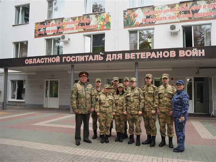 В День пожилого человека  в городах  Центрального федерального округа  проходит акция Росгвардии  «Заботой согреем сердца» 