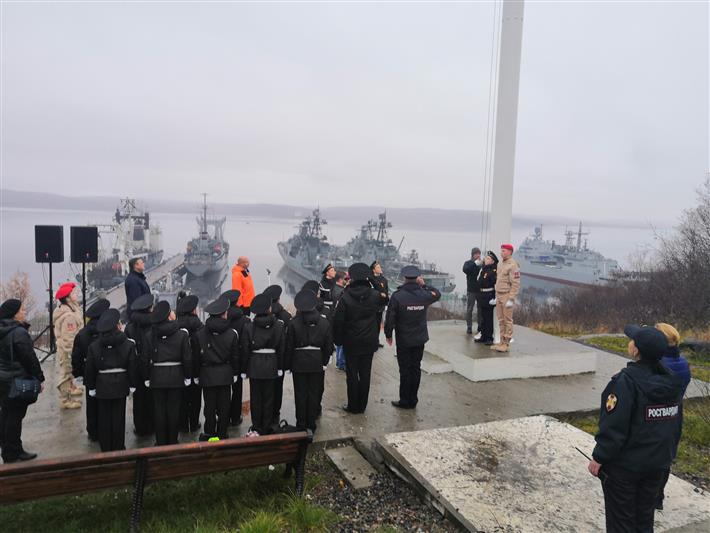 Представители Росгвардии приняли участие в торжественной церемонии, посвященной 75-й годовщине разгрома немецко-фашистских войск в Заполярье 