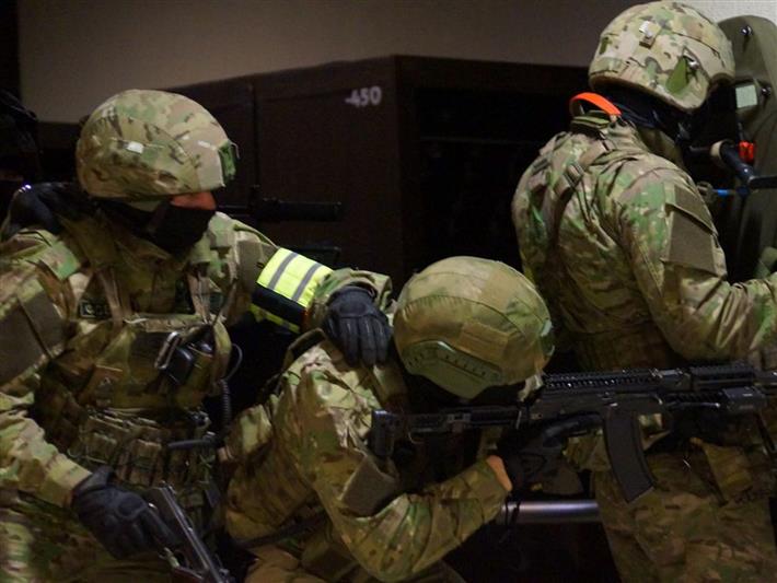 В Братске сотрудники СОБР и полиции задержали подозреваемого в сбыте наркотических средств в крупном размере