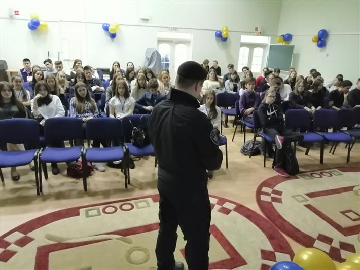 Встречи с учащимися  подшефных школ проводят  сотрудники спецподразделений Уральского округа Росгвардии