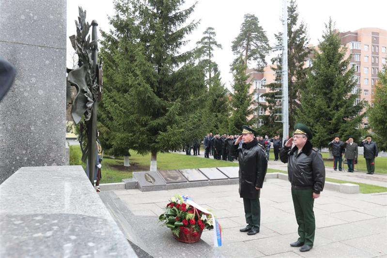 Генерал армии Виктор Золотов в бригаде Росгвардии в Ленинградской области открыл спортивный комплекс и встретился с родственниками военнослужащих и сотрудников, погибших при исполнении воинского долга