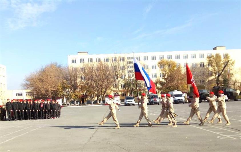 В Ростовской области росгвардейцы приняли участие в церемонии посвящения в юнармейцы школьников - дончан (фото, видео)