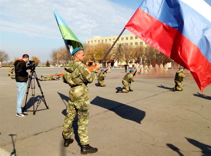 В Ростовской области росгвардейцы приняли участие в церемонии посвящения в юнармейцы школьников - дончан (фото, видео)