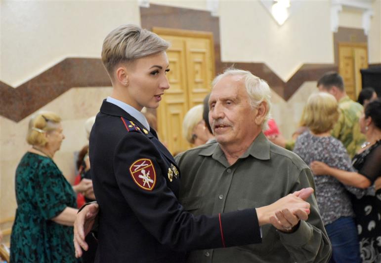 Военнослужащие и сотрудники Южного округа Росгвардии   приняли активное участие в акции «Заботой согреем сердца»