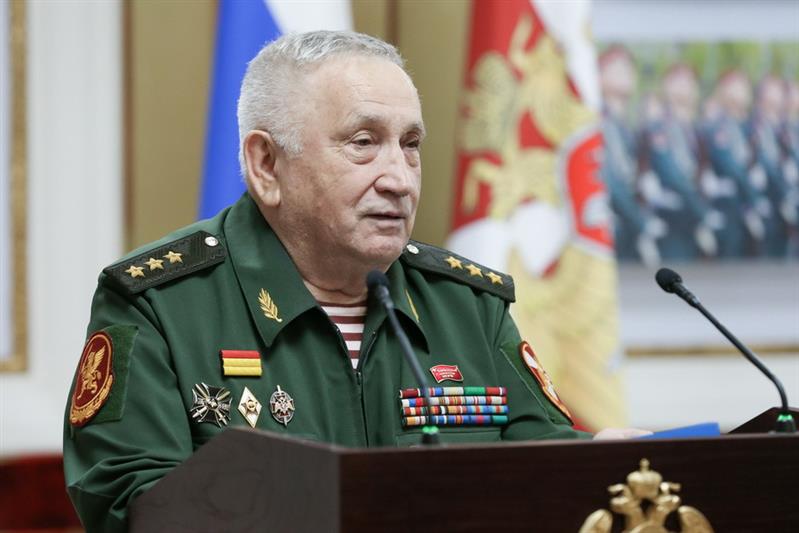 Генерал армии Виктор Золотов вручил книгу «Генерал горячих точек» родственникам генерал-полковника Юрия Шаталина (видео)