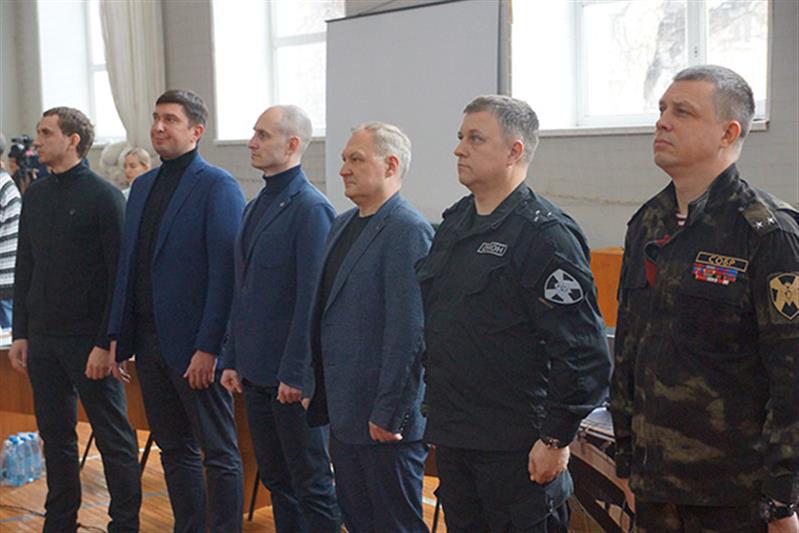 Команда ОМОН на транспорте стала сильнейшей на чемпионате по пауэрлифтингу среди силовиков в Красноярске