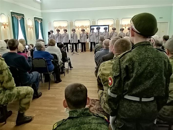 Омская Росгвардия приняла участие в памятной встрече с членами семей сотрудников и военнослужащих, погибших при исполнении служебного долга 