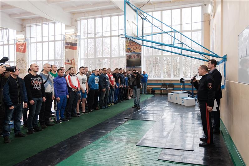 Команда Росгвардии победила на региональном чемпионате по силовому многоборью в Туле (видео)
