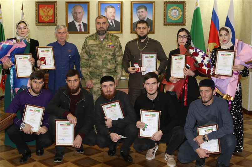 Начальник Управления Росгвардии по Чеченской Республике поздравил журналистов с Всемирным днем телевидения (видео)