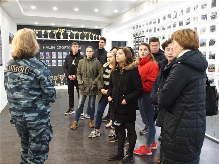 Учащиеся педагогического колледжа побывали на ознакомительной экскурсии на базе петербургского ОМОН
