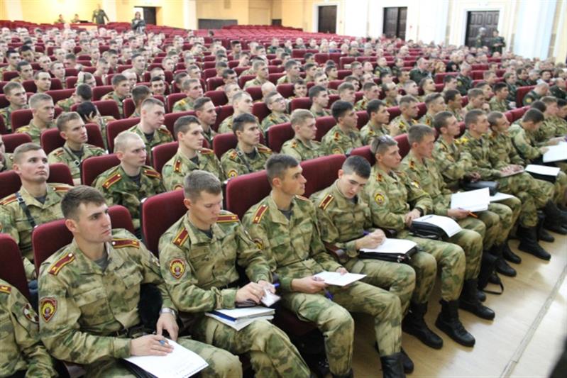 Военнослужащие Саратовского военного института Росгвардии впервые приняли участие в Большом этнографическом диктанте 