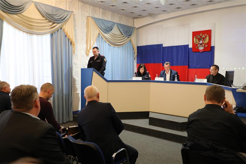 В крымском управлении Росгвардии обсуждены вопросы безопасности объектов ТЭК 	