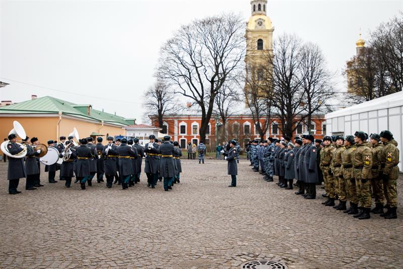 Полуденный выстрел пушки Петропавловской крепости – в честь 250-летия со дня рождения Евграфа Комаровского (видео)