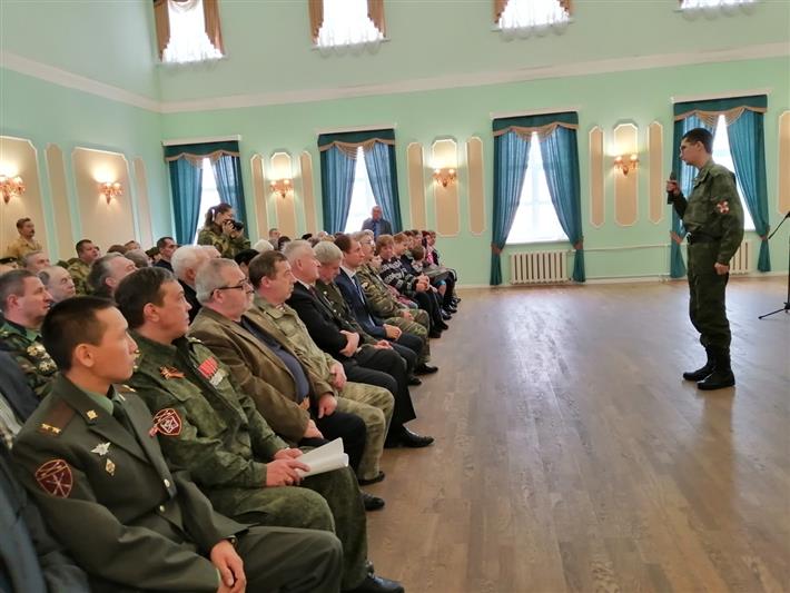Омская Росгвардия приняла участие в памятной встрече с членами семей сотрудников и военнослужащих, погибших при исполнении служебного долга 