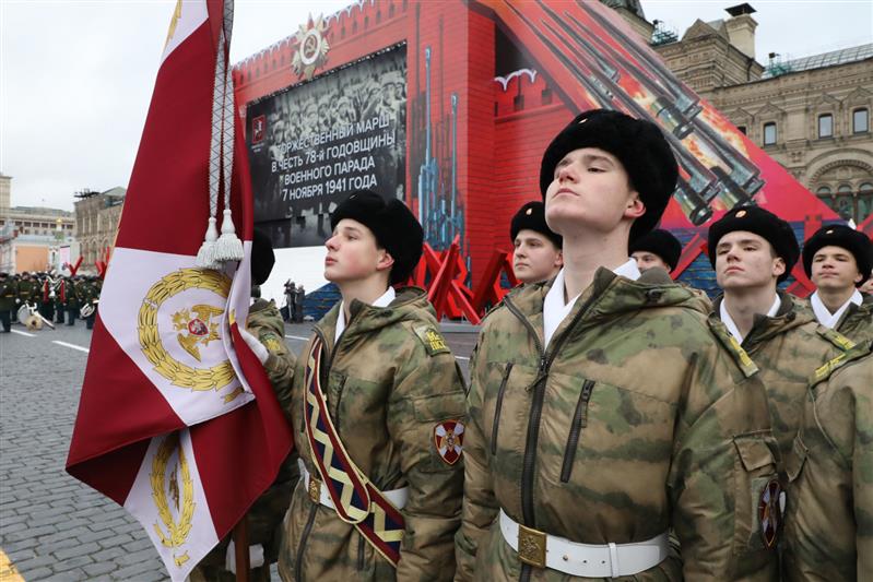 Кадеты Росгвардии приняли участие в торжественном марше на Красной площади (видео)