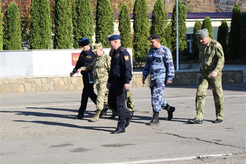 Командующий Северо-Кавказским округом Росгвардии проверил организацию служебно-боевой деятельности ставропольского управления ведомства 
