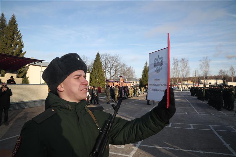 Более ста новобранцев богородской бригады Росгвардии присягнули на верность Отечеству (фото, видео)