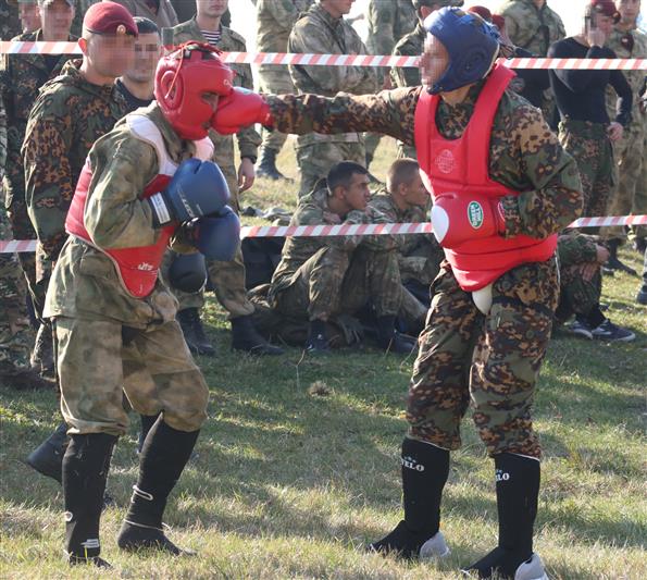 В Южном округе тридцать росгвардейцев завоевали право ношения крапового берета (видео)