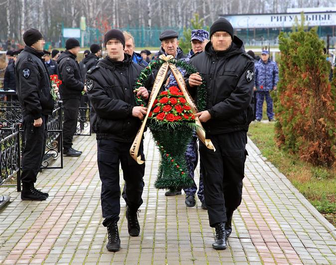 В Мордовии сотрудники и военнослужащие Росгвардии почтили память павших товарищей