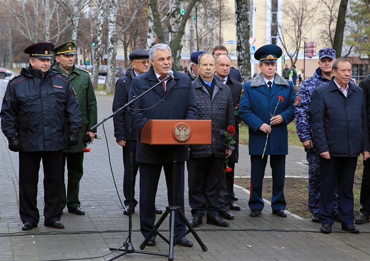 В Мордовии сотрудники и военнослужащие Росгвардии почтили память павших товарищей